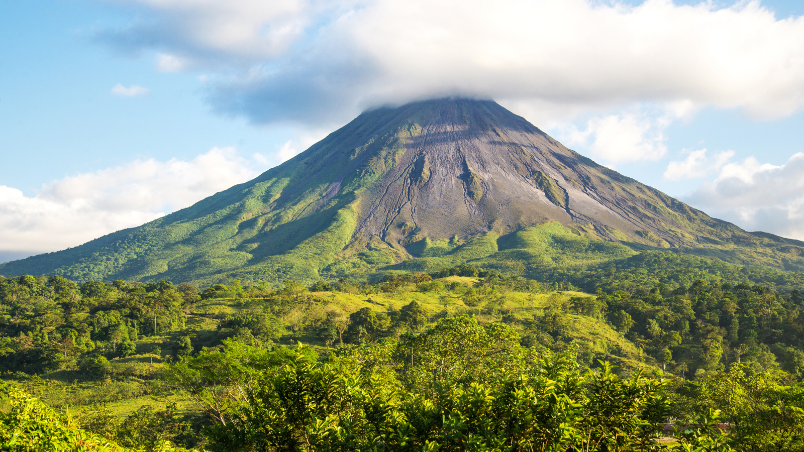 Arenal Volcano Costa Rica — sustainable ecotourism destination 2025