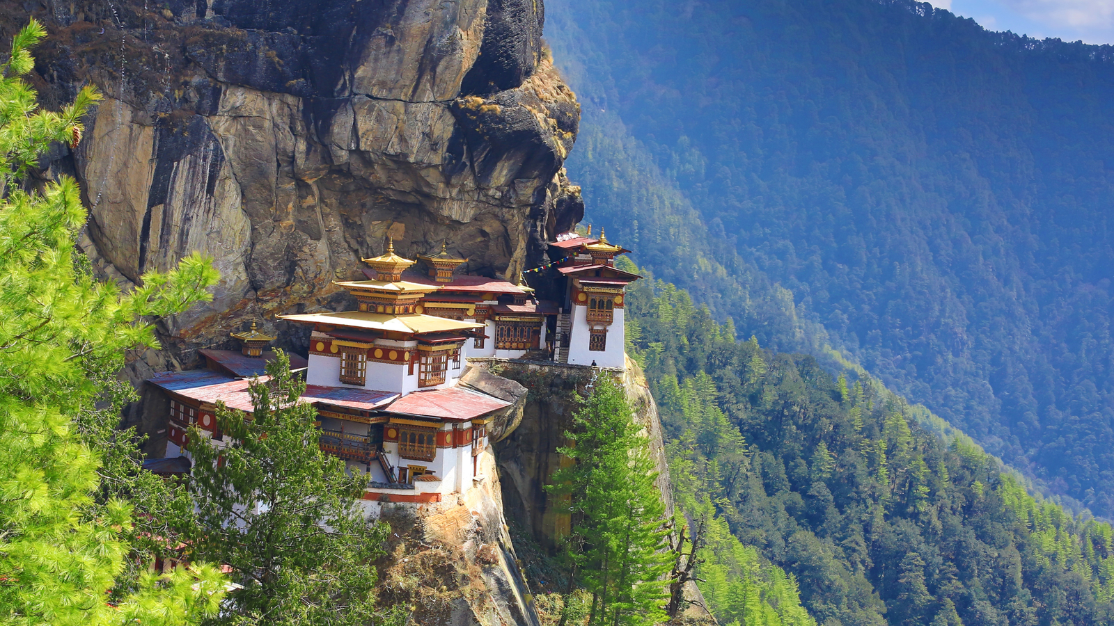 Tiger’s Nest Bhutan — carbon-negative ecotourism and cultural preservation 2025